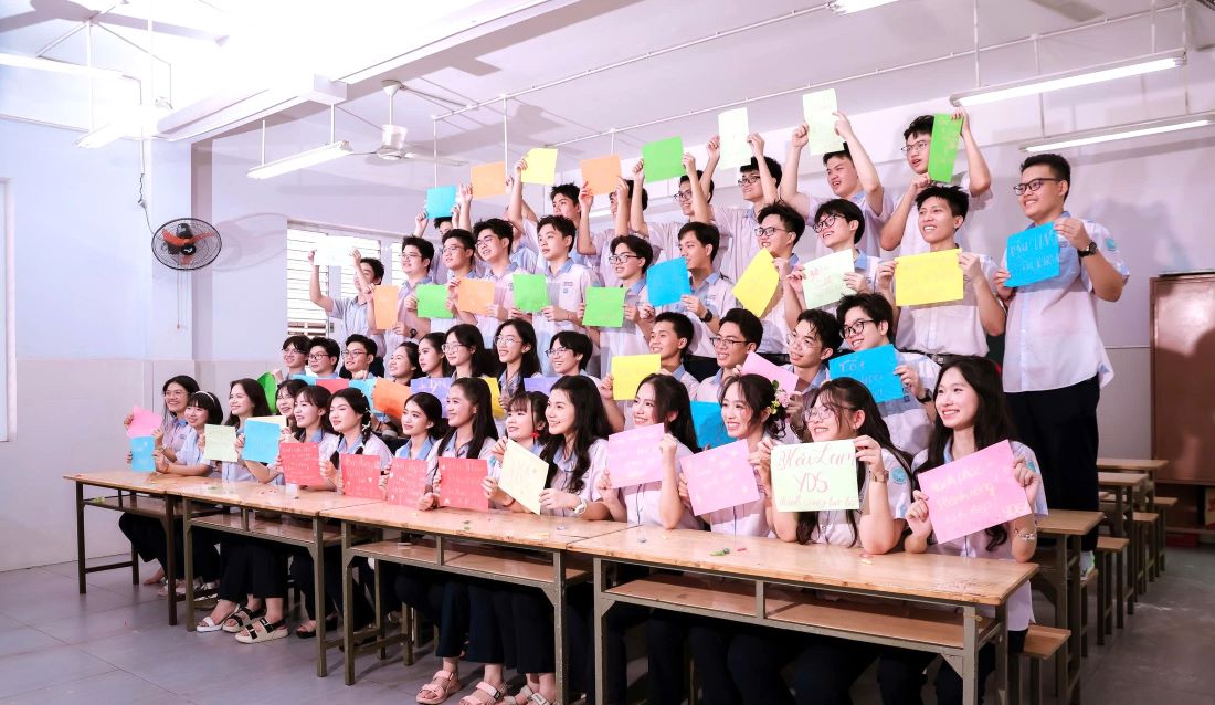 100% of 12B2 students of Le Thanh Tong Primary, Secondary and High School are admitted to the medical major. Photo: Le Thanh Tong Primary, Secondary and High School