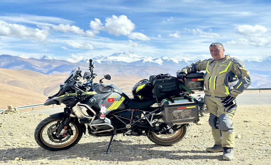 Mr. Phung Le Phan spends a lot of time on his hobby of backpacking. Photo: Character provided