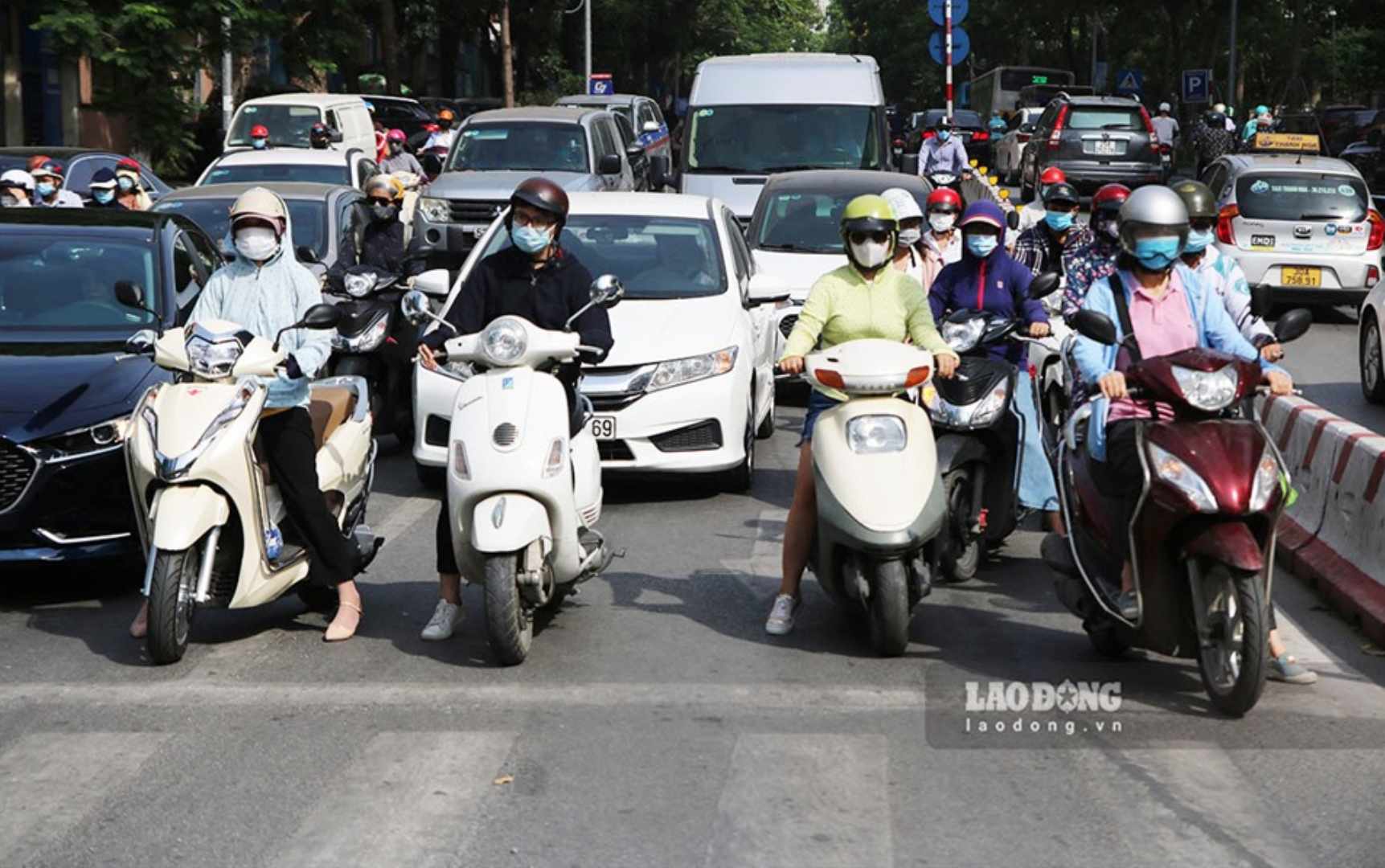 Northern region forecast to continue widespread hot weather on the 13th - 14th. 8. Photo: Vuong Tran