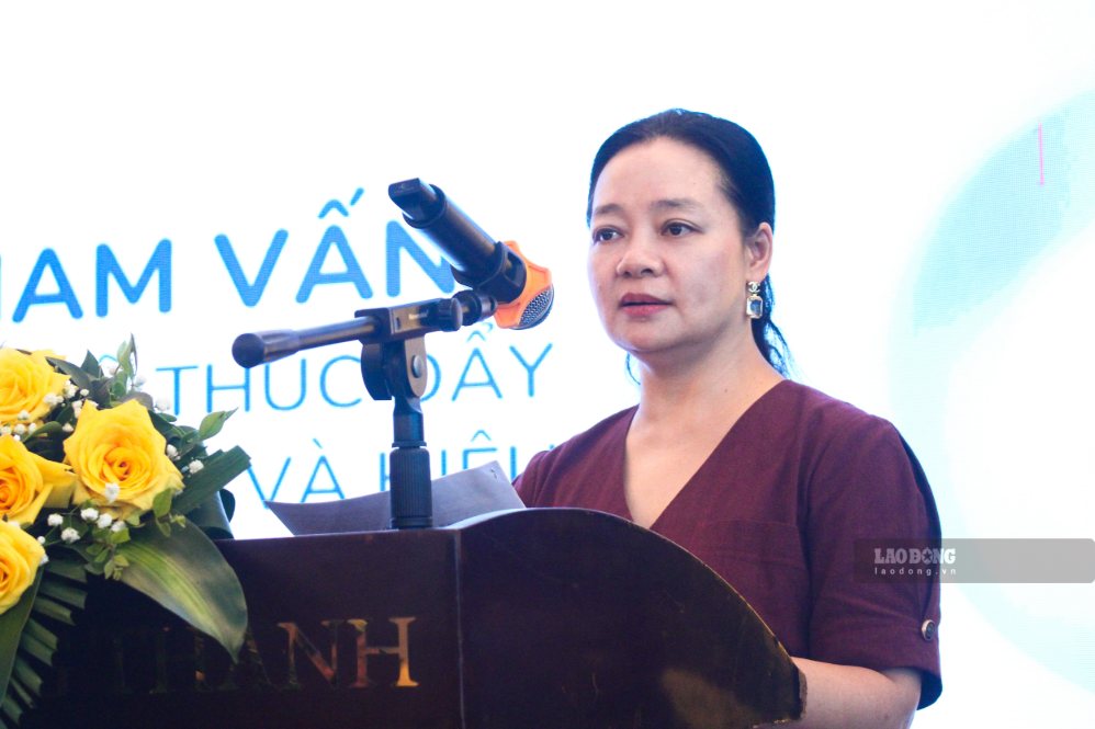 Bà Nguyễn Thị Lâm Giang - Cục trưởng Cục Đổi mới sáng tạo, Chuyển đổi xanh và Khuyến công, Bộ Công Thương - phát biểu tại hội thảo. Ảnh: Thanh Huyền