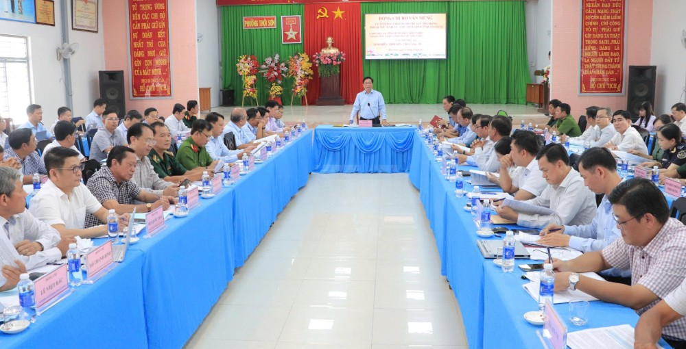 Chủ tịch UBND tỉnh An Giang Hồ Văn Mừng có buổi làm việc với Đảng ủy các xã, phường hồi 11.8. Ảnh: Ngọc Mai/Văn phòng UBND tỉnh