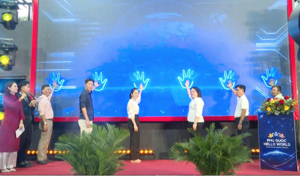The implementation of training and fostering human resources to serve the organization of activities of APEC 2027 will improve the quality of local human resources in the future. Photo: Hoang Dung/Phu Quoc Special Zone General Service Center