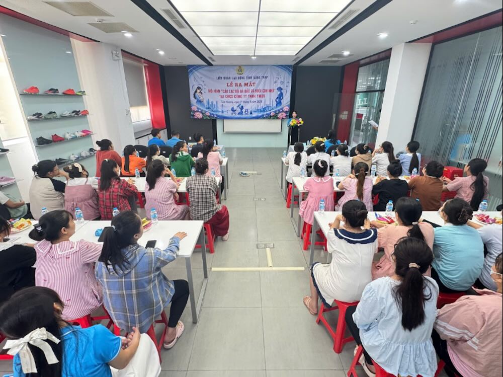 Ra mắt Câu lạc bộ “Bà bầu và nuôi con nhỏ”.