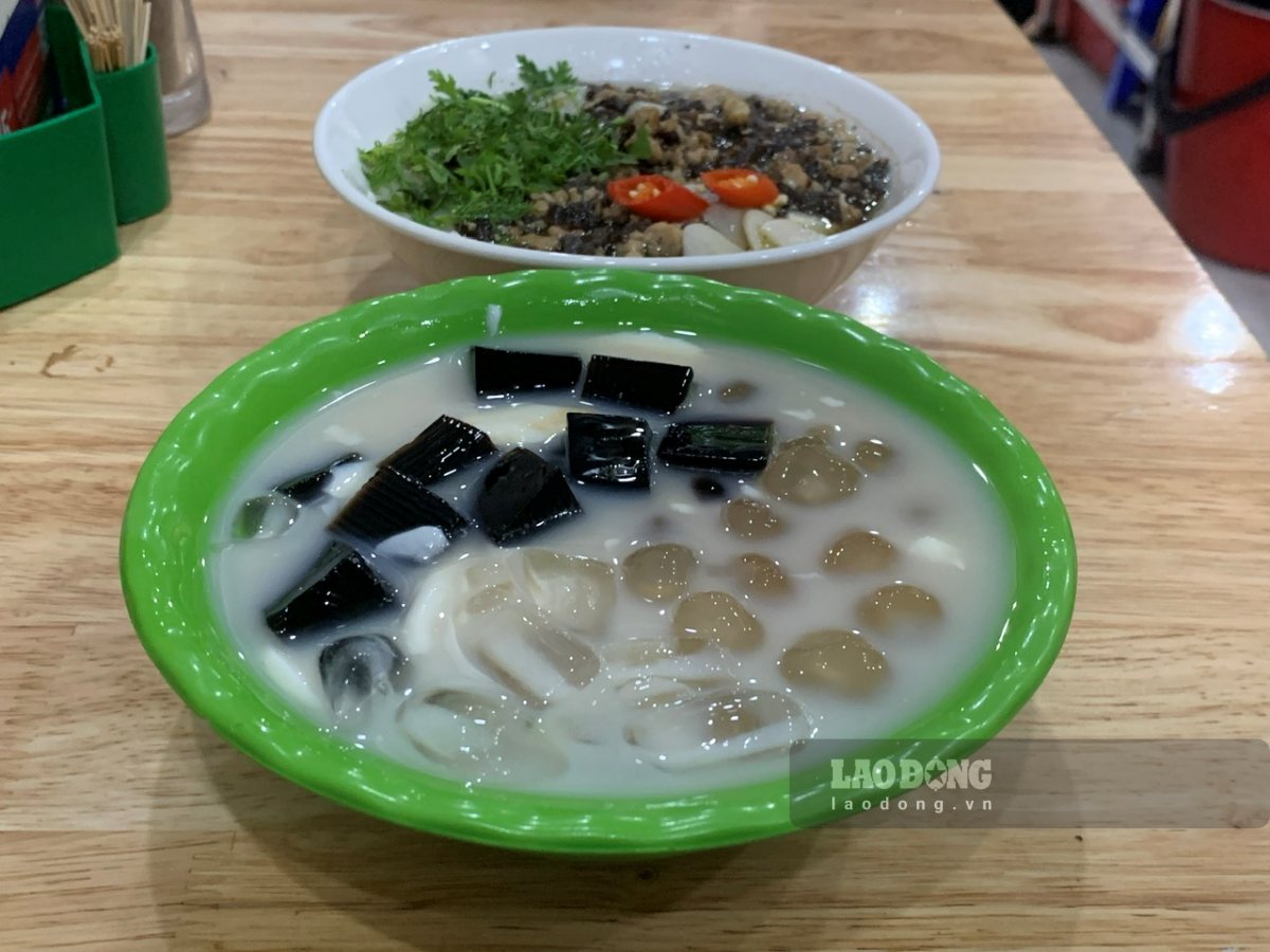 Cứ đến chiều tối, món tào phớ lại nhanh chóng “cháy hàng” bởi sức hút khó cưỡng với thực khách. Ảnh: I La