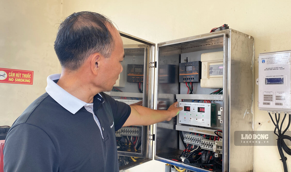 Trước kia, ở Vĩnh Thực thì đèn hải đăng phải đốt bằng đèn măng sông. Từ ngày trên đảo được cấp điện lưới, hải đăng Vĩnh Thực đã sử dụng điện lưới quốc gia thắp sáng.
