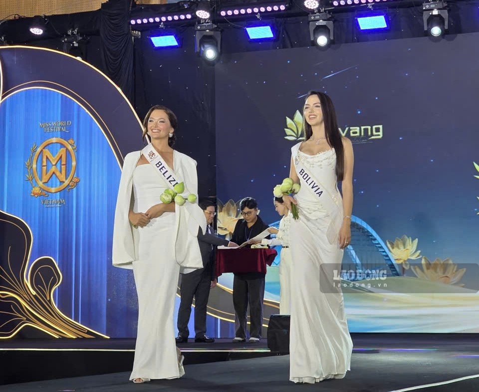 Miss World 2026 contestants radiant at the press conference in Hai Phong City. Photo: Mai Chi