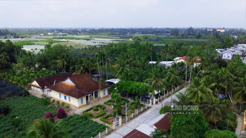 In Tan Loc island commune, there are also hundred-year-old ancient houses. In the photo: a corner of Tan Loc seen from above. Photo: Phong Linh.