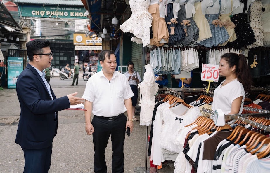 At Phung Khoang market, digital transformation is being strongly implemented, towards the goal of modernizing business operations. Photo: Provided by Dai Mo Ward People's Committee