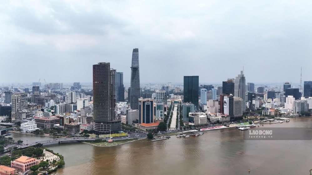 Không gian đô thị TPHCM ngày càng gia tăng sức hút với du khách. Ảnh: Thái Bảo