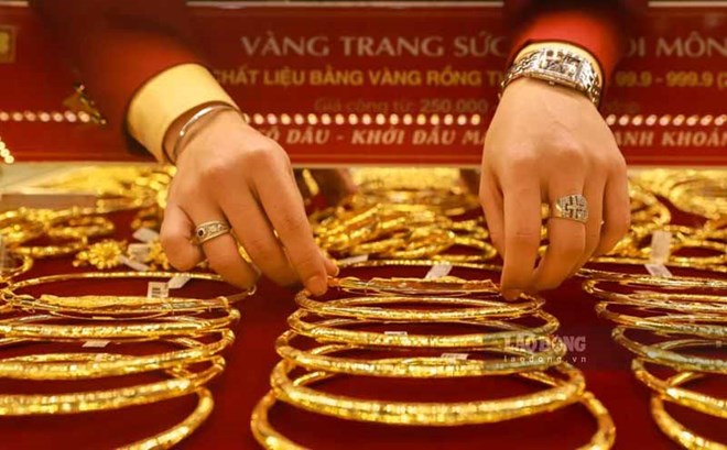 Giá vàng hôm nay 15.8: Đảo chiều tăng trong phiên cuối tuần