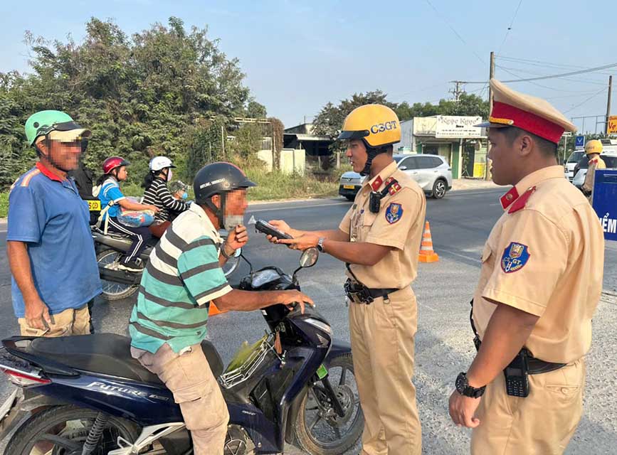 Traffic police strengthen inspection and handling of alcohol concentration violations on roads. Photo: Tay Ninh Traffic Police