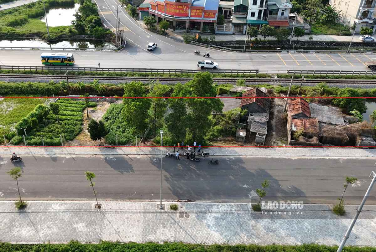 Khu vực đất nông nghiệp người dân đang canh tác (khoanh vùng đỏ). Ảnh: Lương Hà