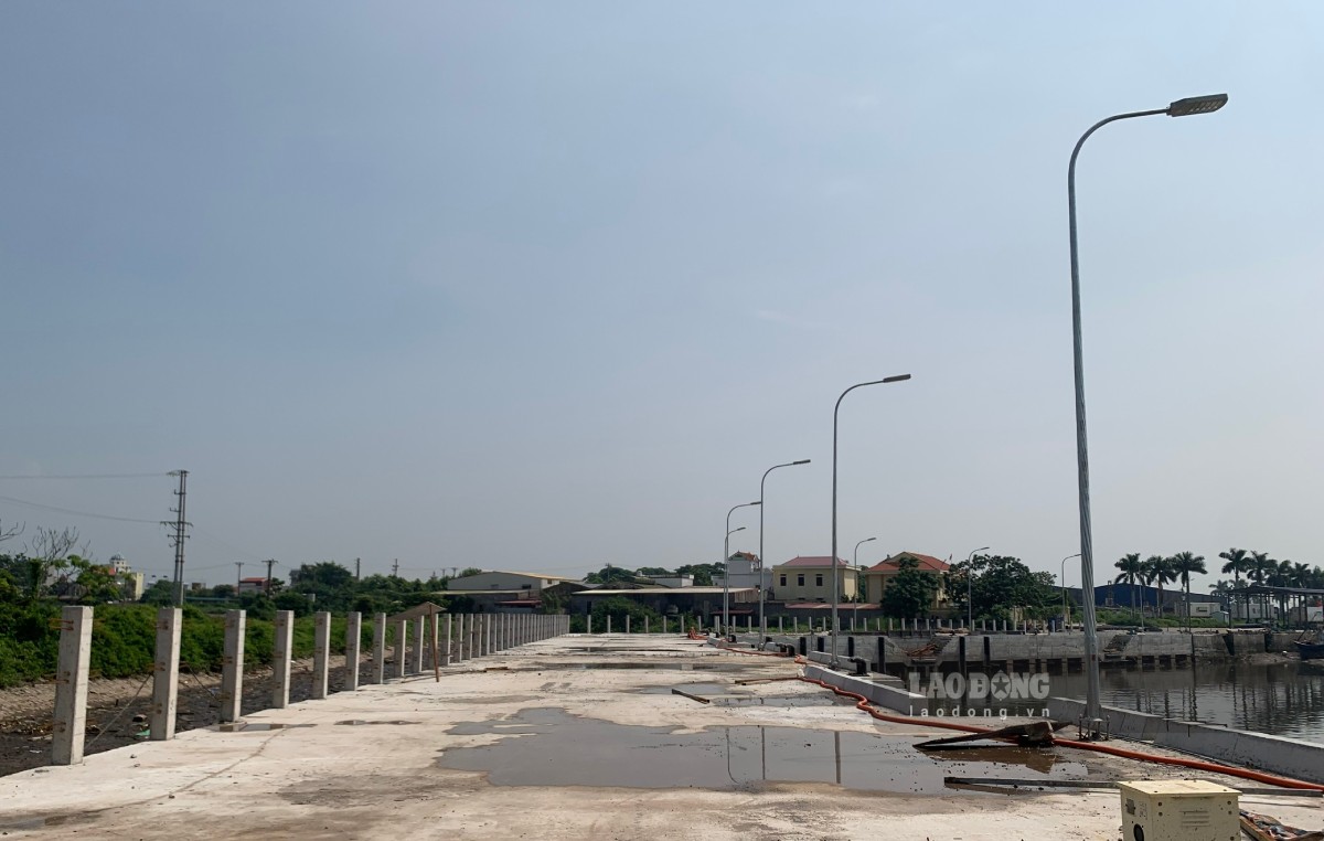 Khu vực bến đứng 2 đã cơ bản hoàn thành. Ảnh: Lương Hà