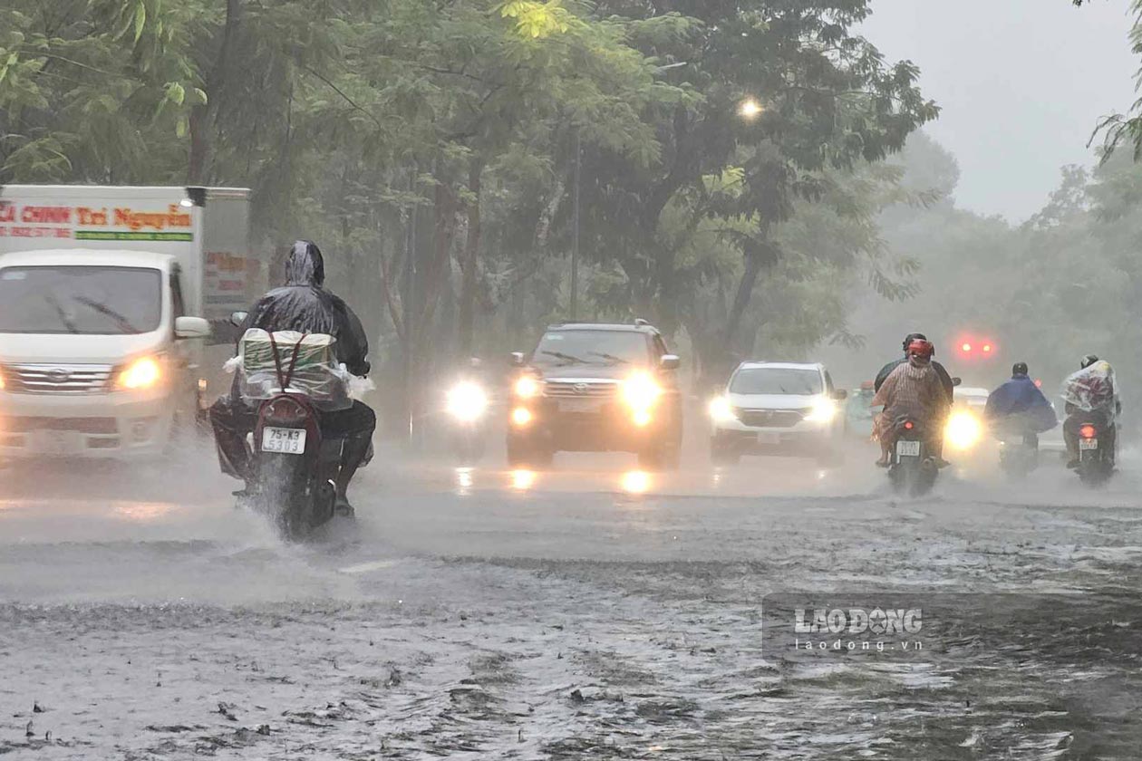 Weather today August 15: Weekend, Northern region thunderstorms, heavy rain in some places