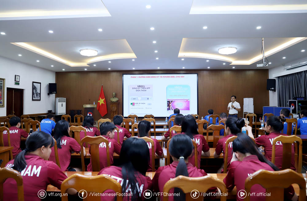 The Vietnamese women's team participates in a doping prevention training session before ASIAD 2026. Photo: VFF