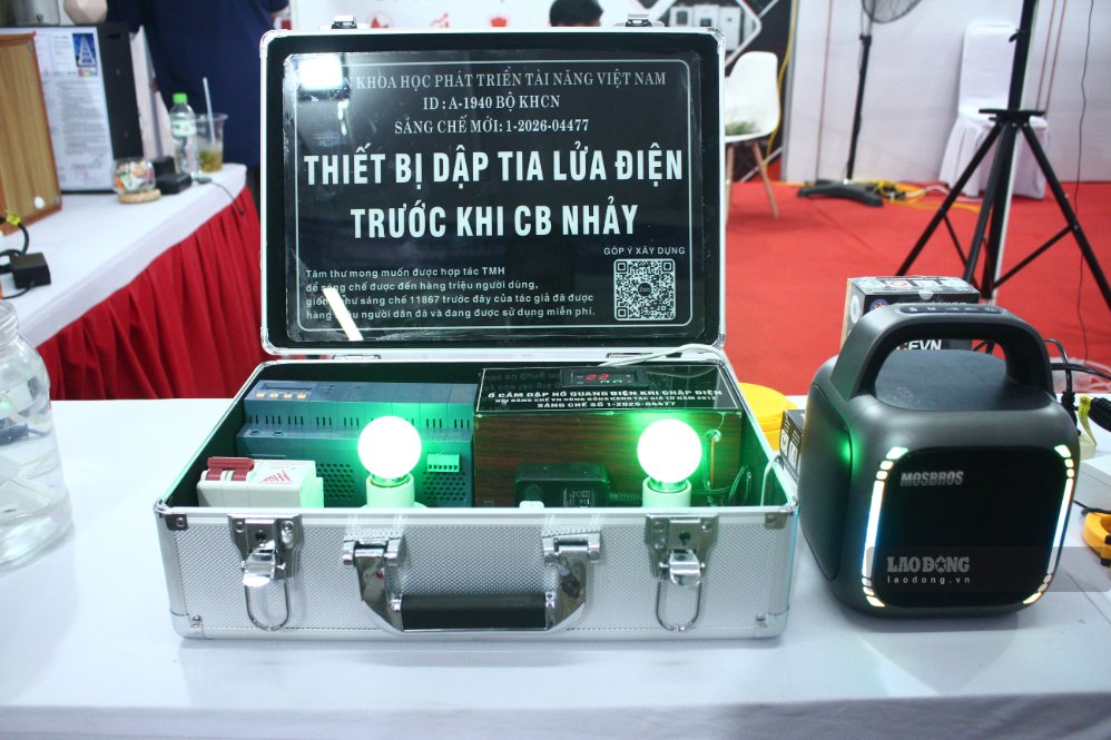 Hội chợ giới thiệu các sản phẩm, thiết bị, công nghệ và giải pháp trong lĩnh vực tiết kiệm năng lượng, quản lý năng lượng, sản xuất xanh và chuyển đổi xanh. Ảnh: Thanh Huyền
