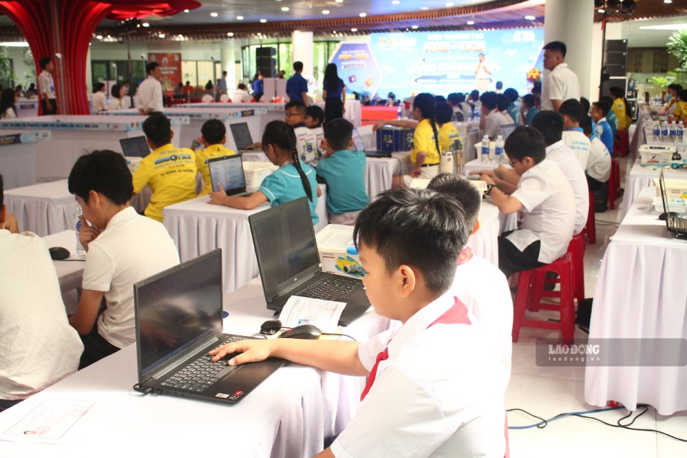 Vòng chung kết Cuộc thi Sáng tạo Robotics TP Đà Nẵng lần II năm 2026 diễn ra tại Công viên APEC. Ảnh: Thanh Huyền