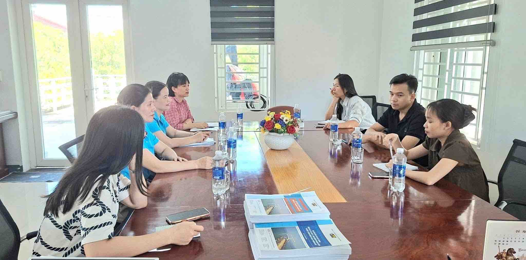 Dong Ha Ward Trade Union mobilizes to develop union members and establish grassroots trade unions. Photo: Quang Tri Trade Union