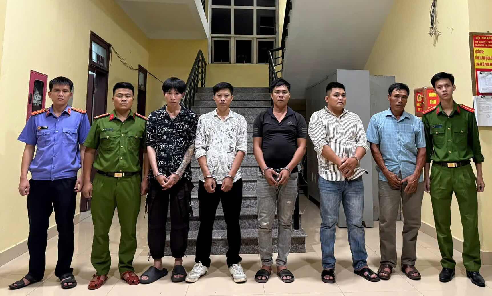 5 người bị khởi tố vì mâu thuẫn lúc câu cá. Ảnh: Công an xã Phong Nha