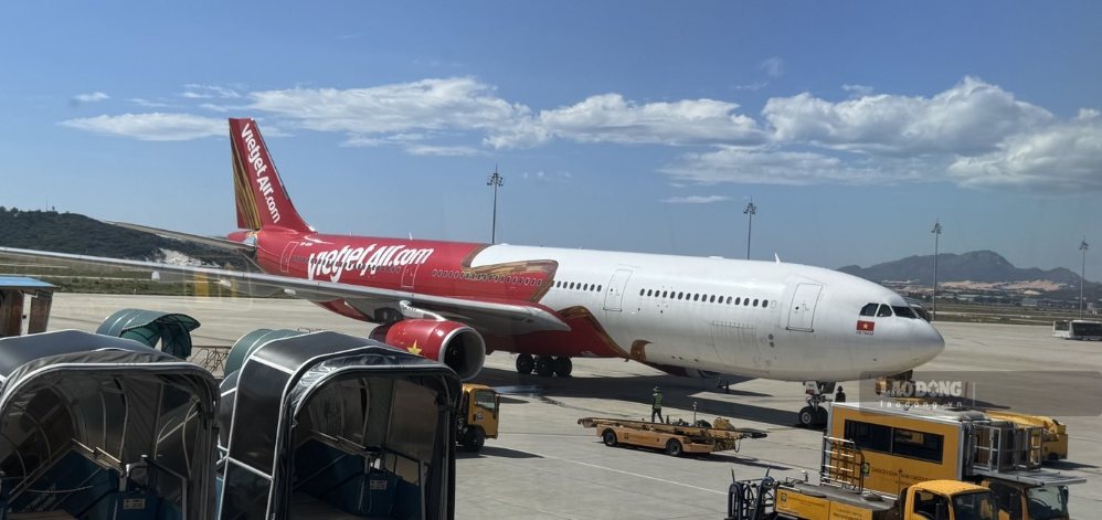 Many direct routes from international tourist markets to Khanh Hoa have been exploited. Photo: Huu Long