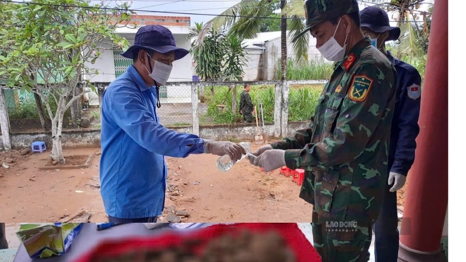 Search and repatriation forces of martyrs' remains at the temporary cemetery in Nhuan Phu Tan commune, Vinh Long. Photo: Hoang Loc