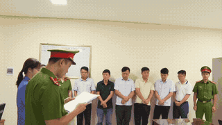 Prosecuting 6 more people in the case of forging construction documents. Photo: Thanh Hoa Provincial Police