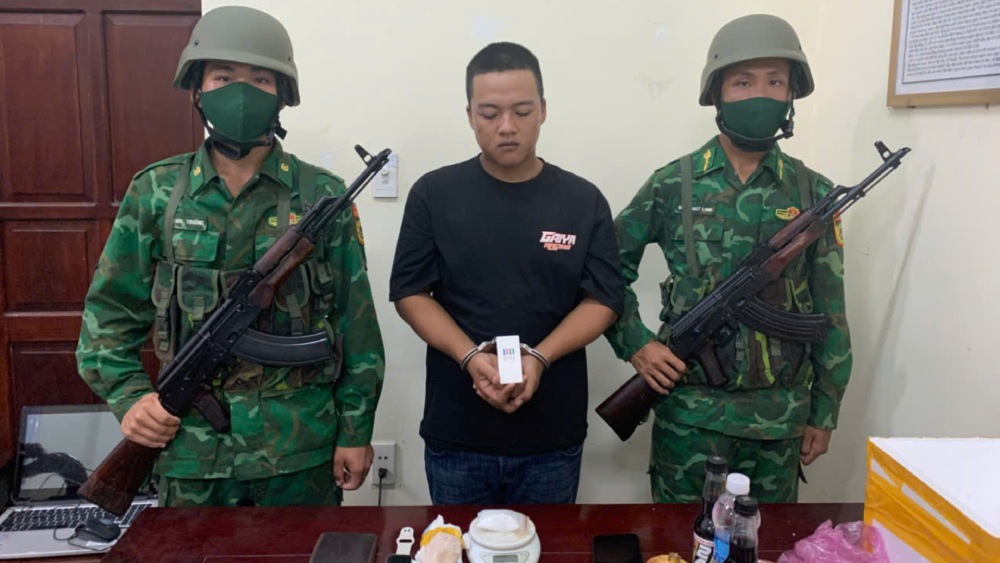 Kha khai chỉ nhận hàng hộ Triều, không biết bên trong có ma túy. Ảnh: Biên phòng cung cấp
