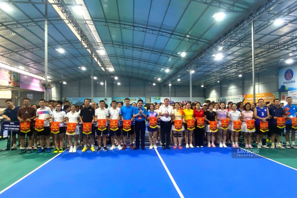 Các đội tham gia Ngày hội thể thao công nhân, viên chức, lao động Sơn La. Ảnh: Trường Sơn