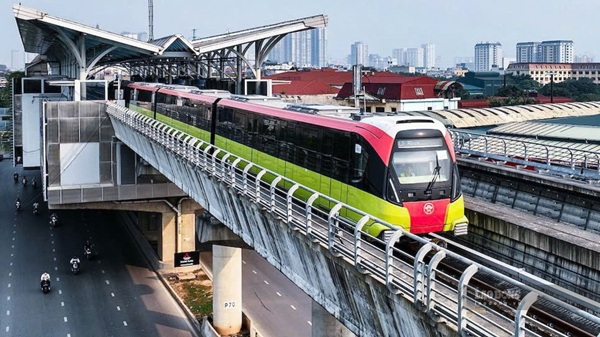 Hanoi aims to complete 100 km of metro in 4 years. Photo: Minh Hanh