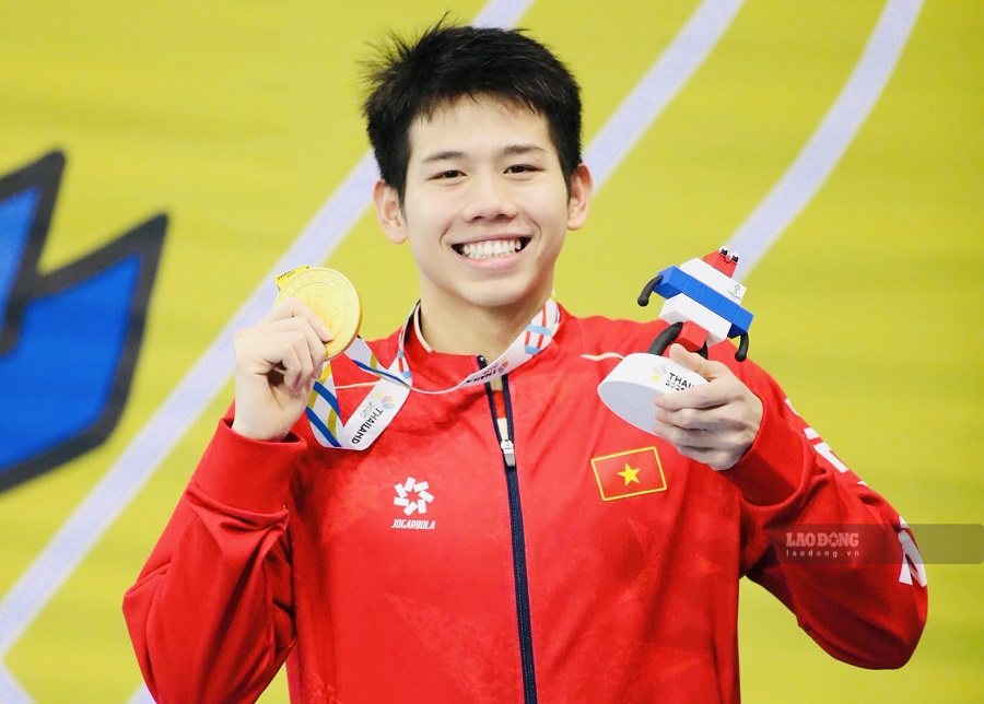 Swimmer Nguyen Quang Thuan is training in China before ASIAD 20. Photo: Minh Dan