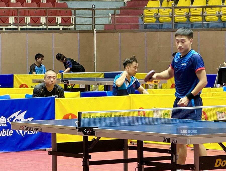 Table tennis player Nguyen Anh Tu of the Hanoi team has entered the men's singles semi-finals of this year's tournament. Photo: Hoai Viet