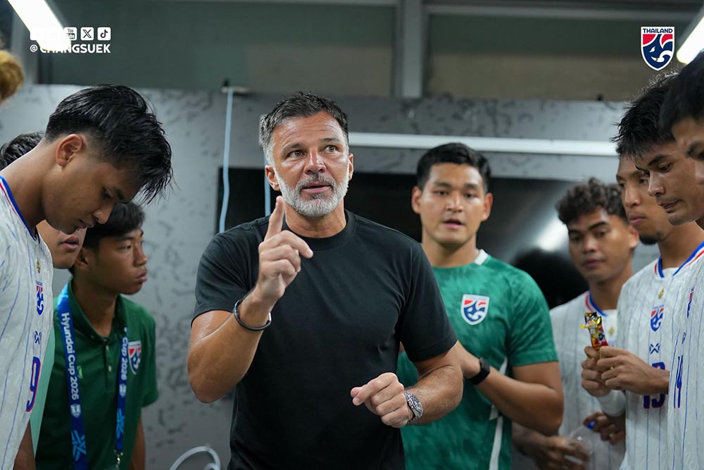 Coach Anthony Hudson is satisfied with Thailand's performance after the 3-1 victory over Singapore. Photo: FAT
