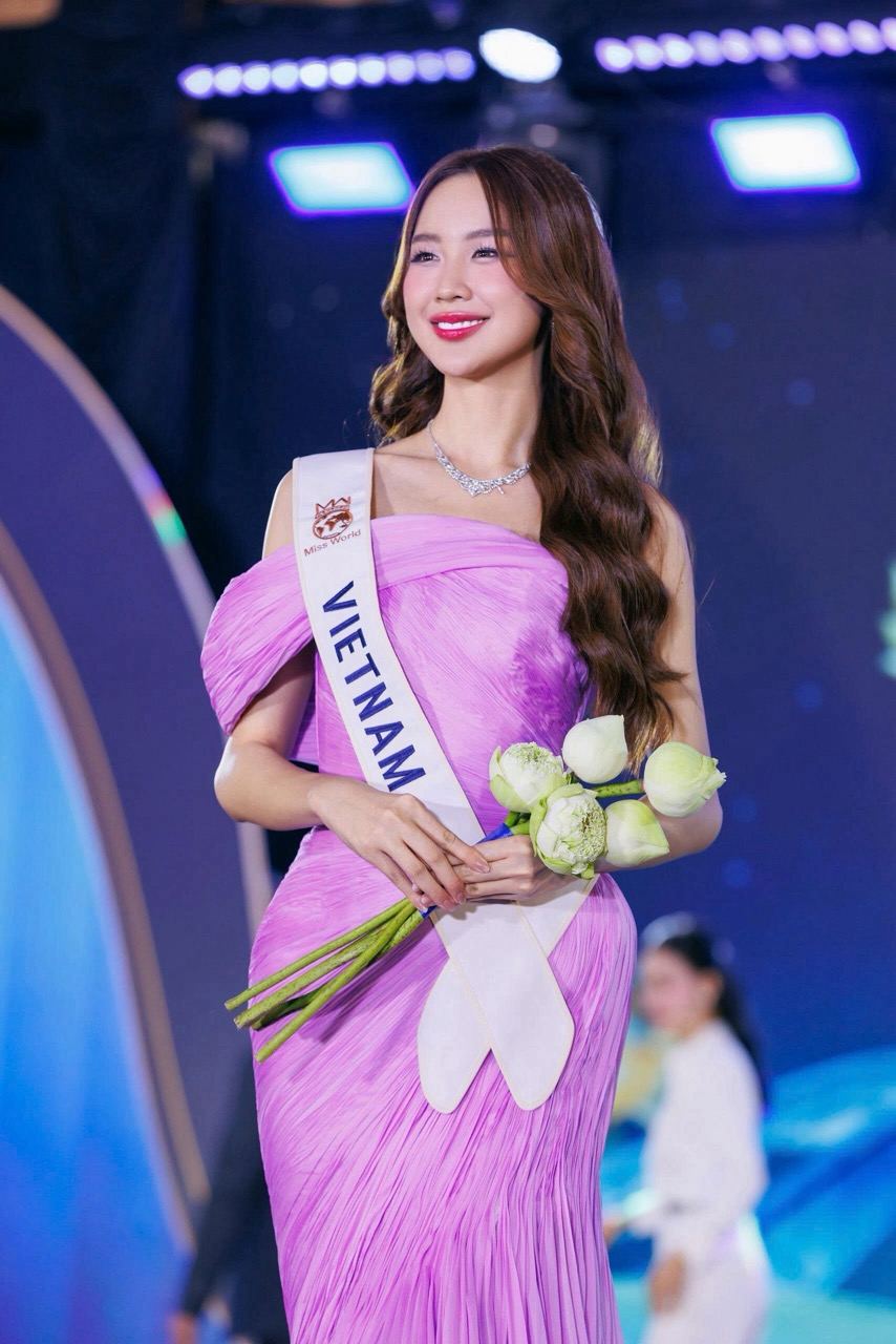 Bảo Ngọc giữ phong độ tốt tại cuộc thi. Ảnh: Sen Vàng.