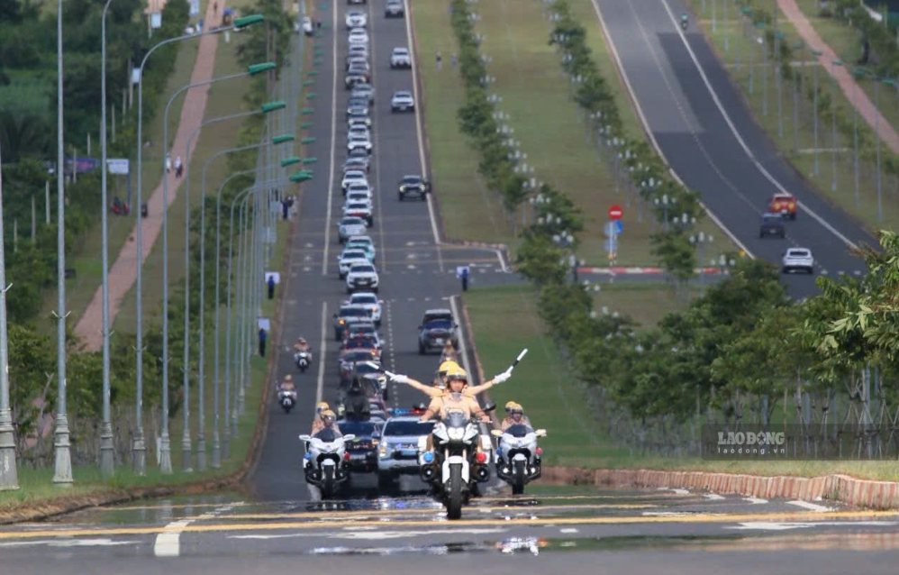 L'image d'un long cortège crée un point fort pour le Festival du Durian de la province de Đắk Lắk 2026. Photo: Đỗ Thanh