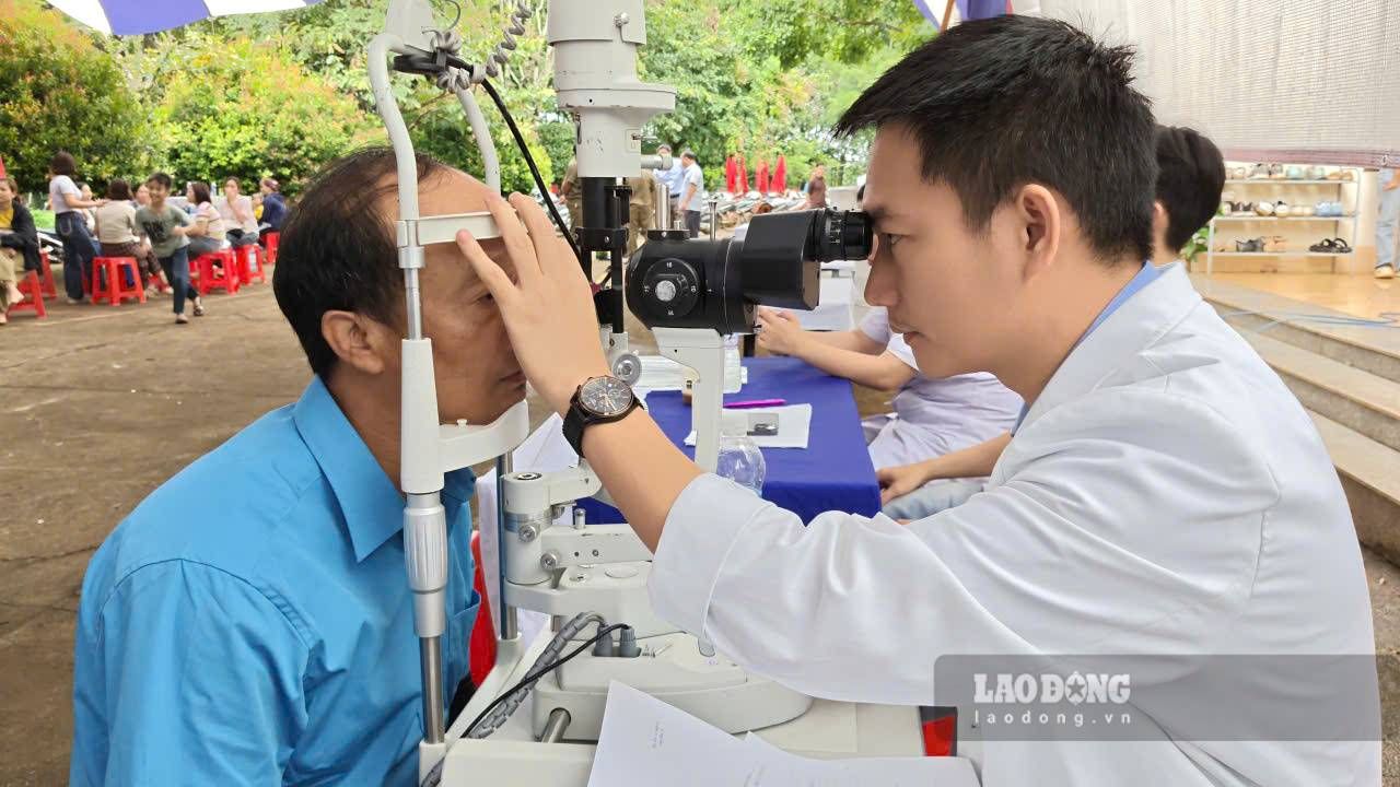 Free medical examination for ethnic minorities in border areas of Dong Nai. Photo: Dinh Trong