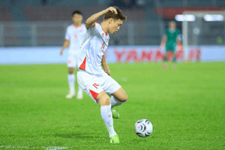 Vietnam national team meets Malaysia in the first leg of ASEAN Cup 2026. Photo: Minh Dan