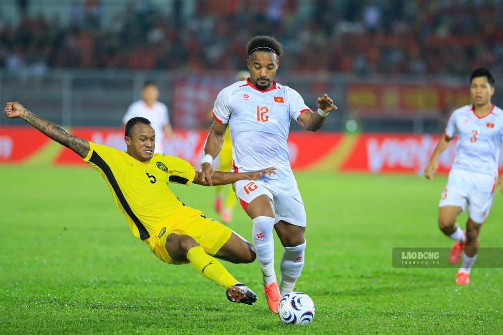 Xuan Son is the best player in Vietnam's match against Malaysia. Photo: Minh Dan