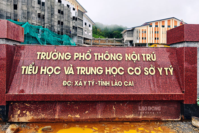 4 trường phổ thông nội trú tại Mường Khương, A Mú Sung, Y Tý và Pha Long đang được thi công đồng loạt. Ảnh: Đinh Đại