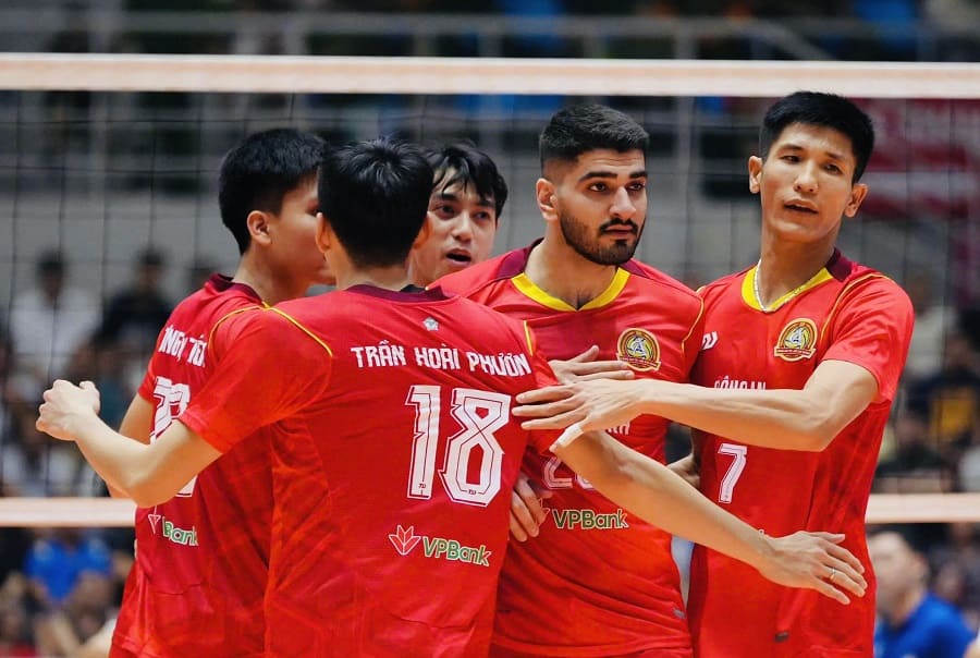 Đội bóng chuyền nam Công an TPHCM đang có nhiều tuyển thủ quốc gia trong đội hình. Ảnh: VFV