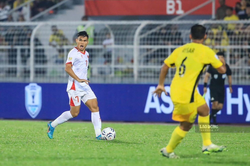 The Vietnamese team welcomes Malaysia in the semi-finals of the 2026 ASEAN Cup second leg at My Dinh Stadium. Photo: Minh Dan