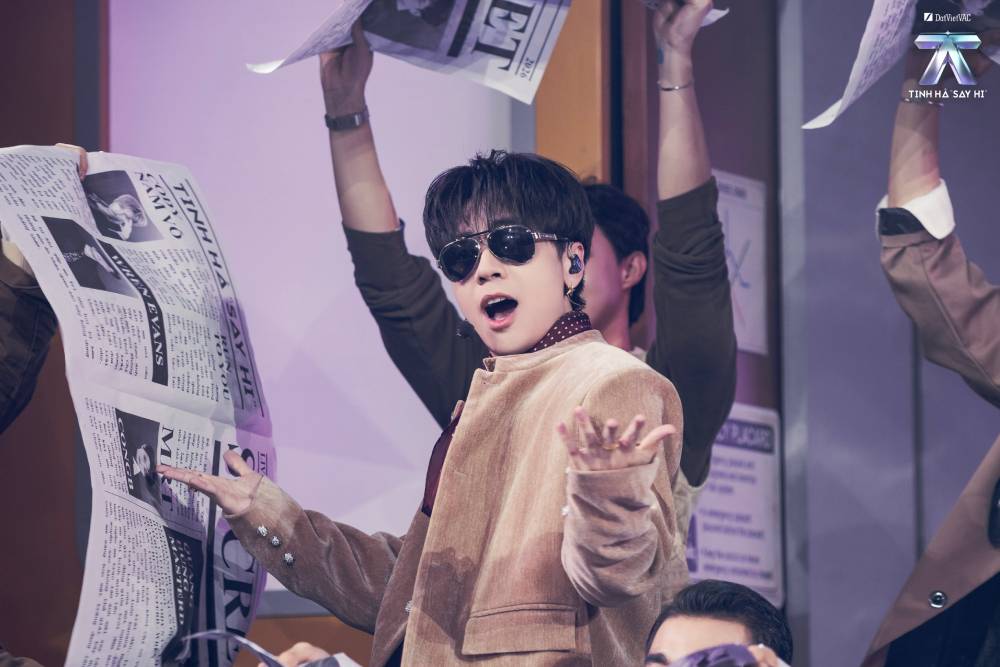 Quang Hung MasterD returns to Tinh Ha say hi after achieving success in season 1 of Anh Trai Say Hi. Photo: Producer