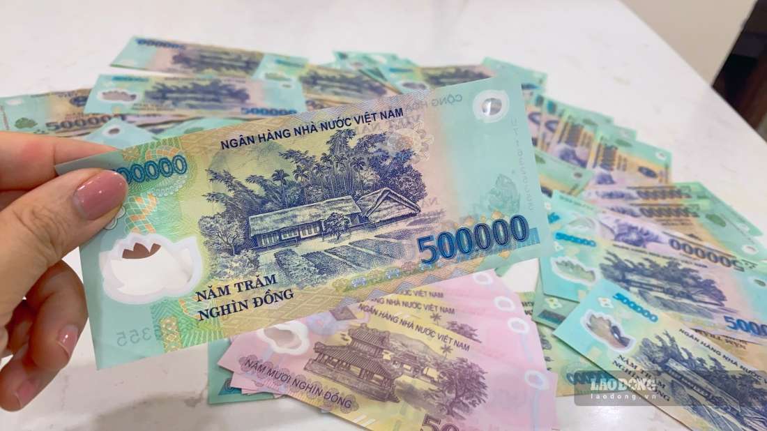 BIDV applies a savings interest rate framework for individual customers in the range of 0.1-6%/year. Photo: Thach Lam
