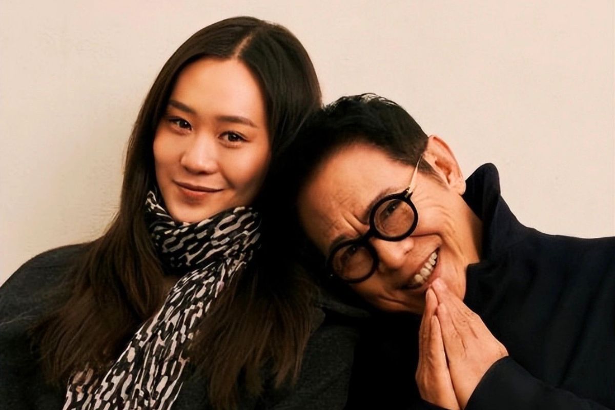 리롄제와 딸 자다. 사진: 신화통신
