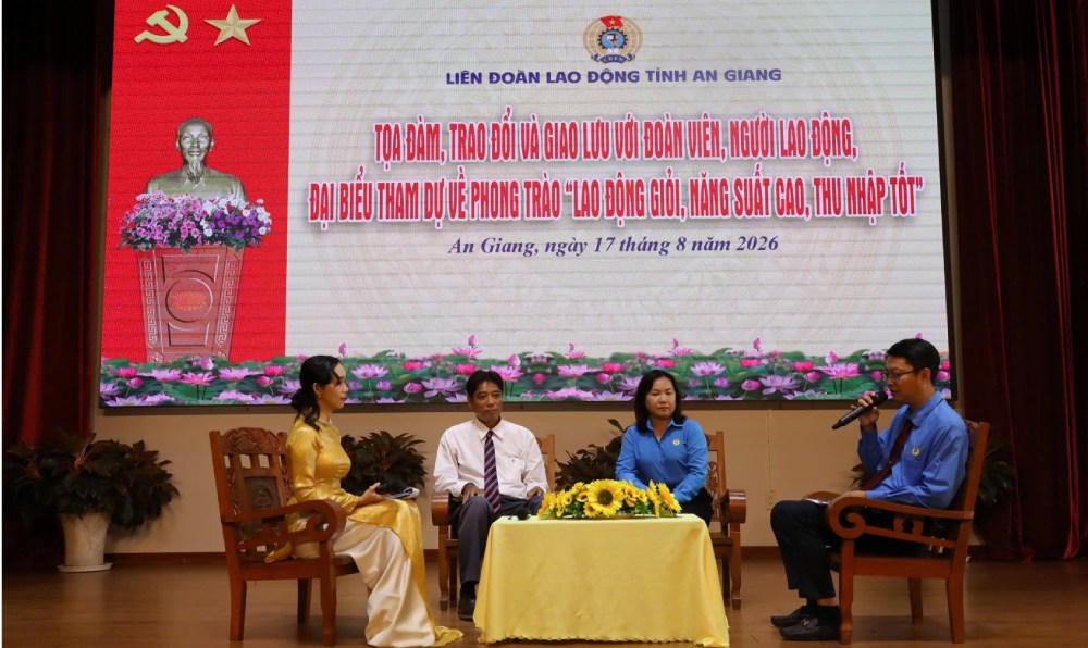 Diễn đàn giao lưu, trao đổi, chia sẻ kinh nghiệm. Ảnh: Quốc Việt/LĐLĐ An Giang