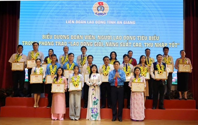 An Giang biểu dương 75 đoàn viên, người lao động tiêu biểu