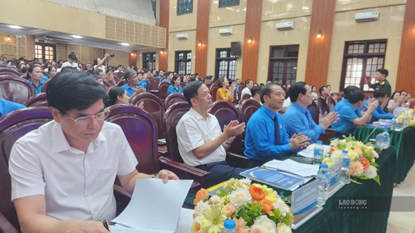 Tổng LĐLĐ Việt Nam xác định nâng cao chất lượng đội ngũ cán bộ công đoàn, nhất là cán bộ chuyên trách và Chủ tịch công đoàn cơ sở, là một trong hai khâu đột phá nhằm đáp ứng yêu cầu hoạt động công đoàn trong tình hình mới. Ảnh: Minh Hạnh