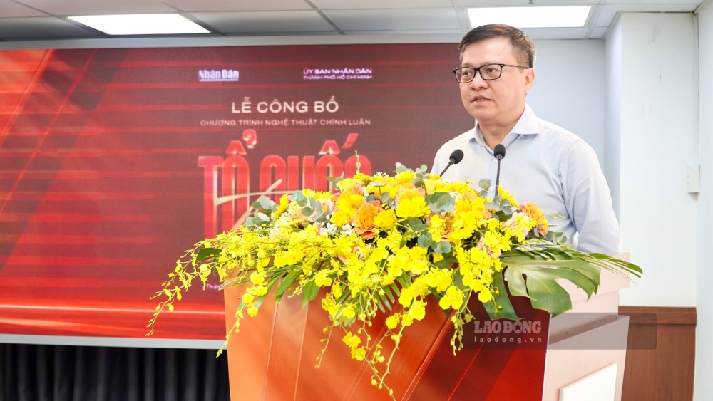 Ông Lê Quốc Minh - Tổng Biên tập Báo Nhân Dân, Chủ tịch Hội Nhà báo Việt Nam phát biểu tại sự kiện công bố chương trình “Tổ quốc trong tim“. Ảnh: Thái Bảo.