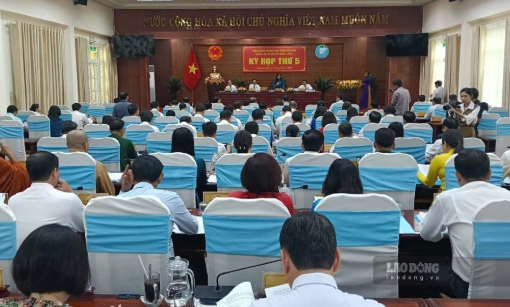 Ca Mau Provincial People's Council approves many policies related to education. Photo: Nhat Ho