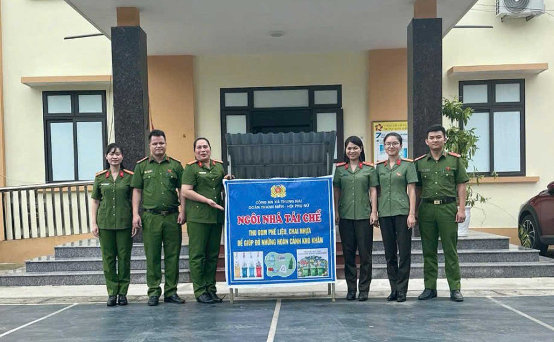 Công an xã triển khai mô hình “Ngôi nhà tái chế“. Ảnh: Công an tỉnh Phú Thọ