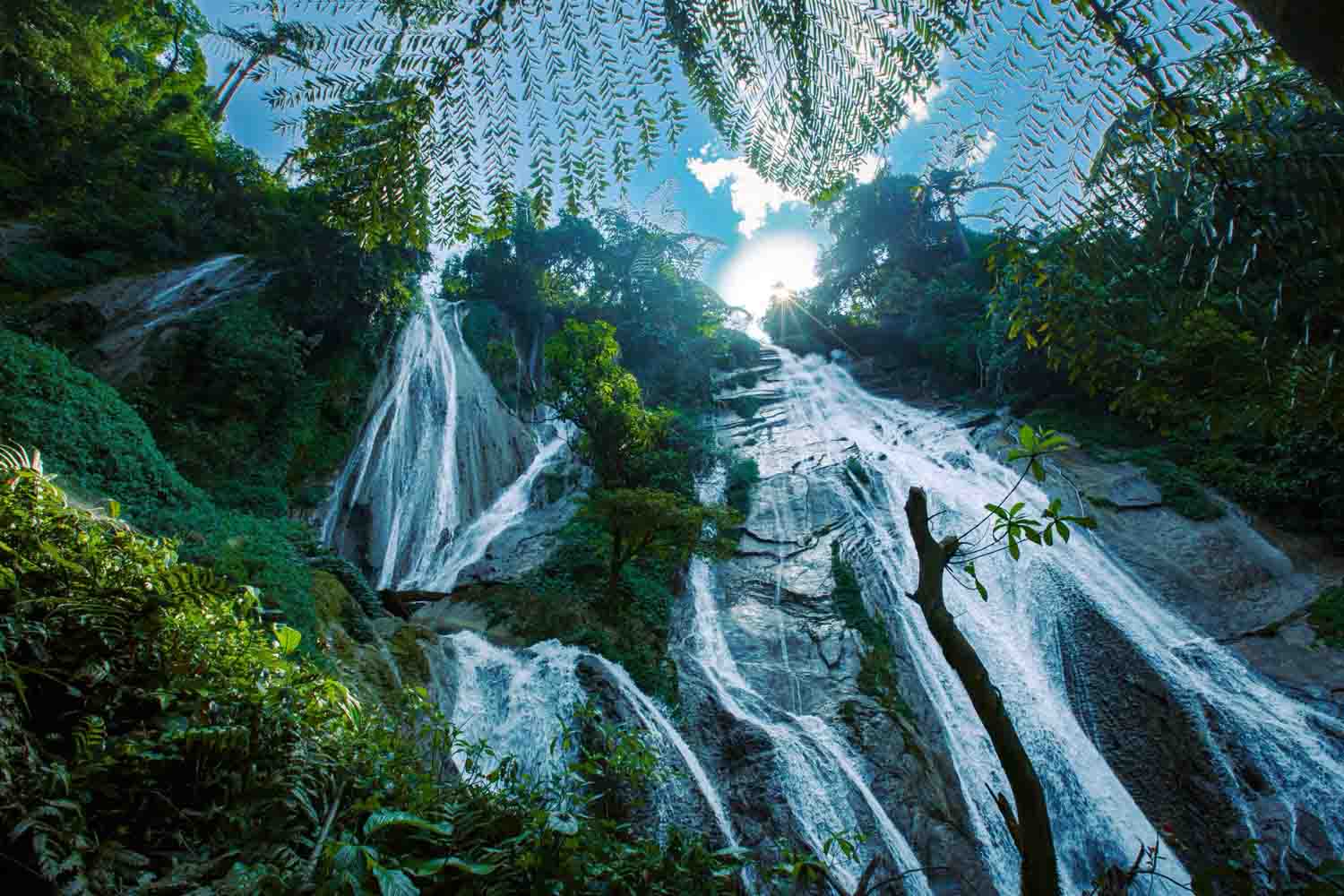 Lam Nuc Mountain. Photo: Giang A Chay